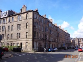 3 bedroom Flat to rent